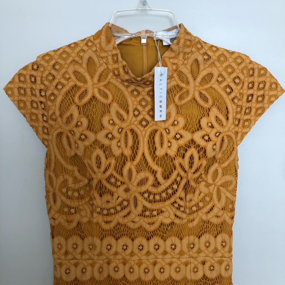 Baltic Born gold/yellow lace midi dress - size small